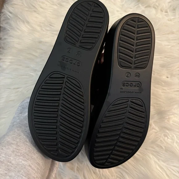 COPY - Crocs Brooklyn Black Sandals Size 7 - Picture 2 of 3